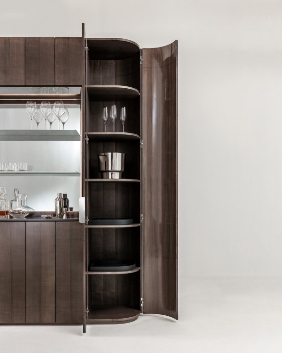 Küchenkabinette – Eckschrank mit abgerundeten Kanten